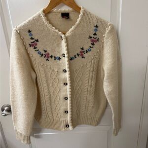 Vintage Tirol Giesswein Made in Austria Pure New Wool Sweater European Size 44